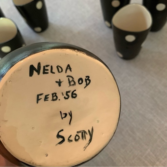 Vintage 1950’s MCM Atomic Matte Black Polka Dot Pitcher & 6 Glasses Signed - Picture 2 of 11